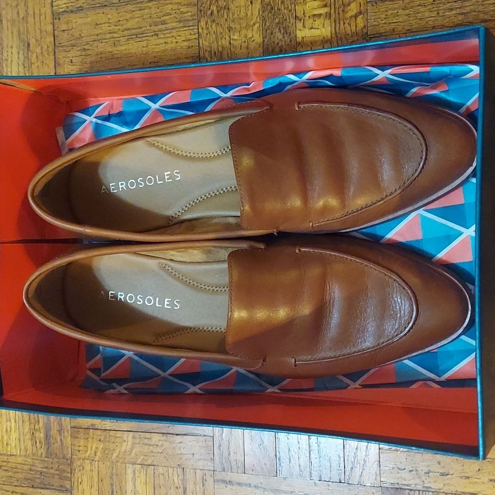 Aerosoles east side dark tan leather loafer size 9.5